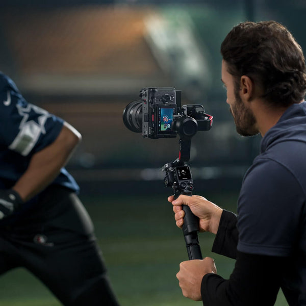 DJI RS 4 – Professional Camera Gimbal