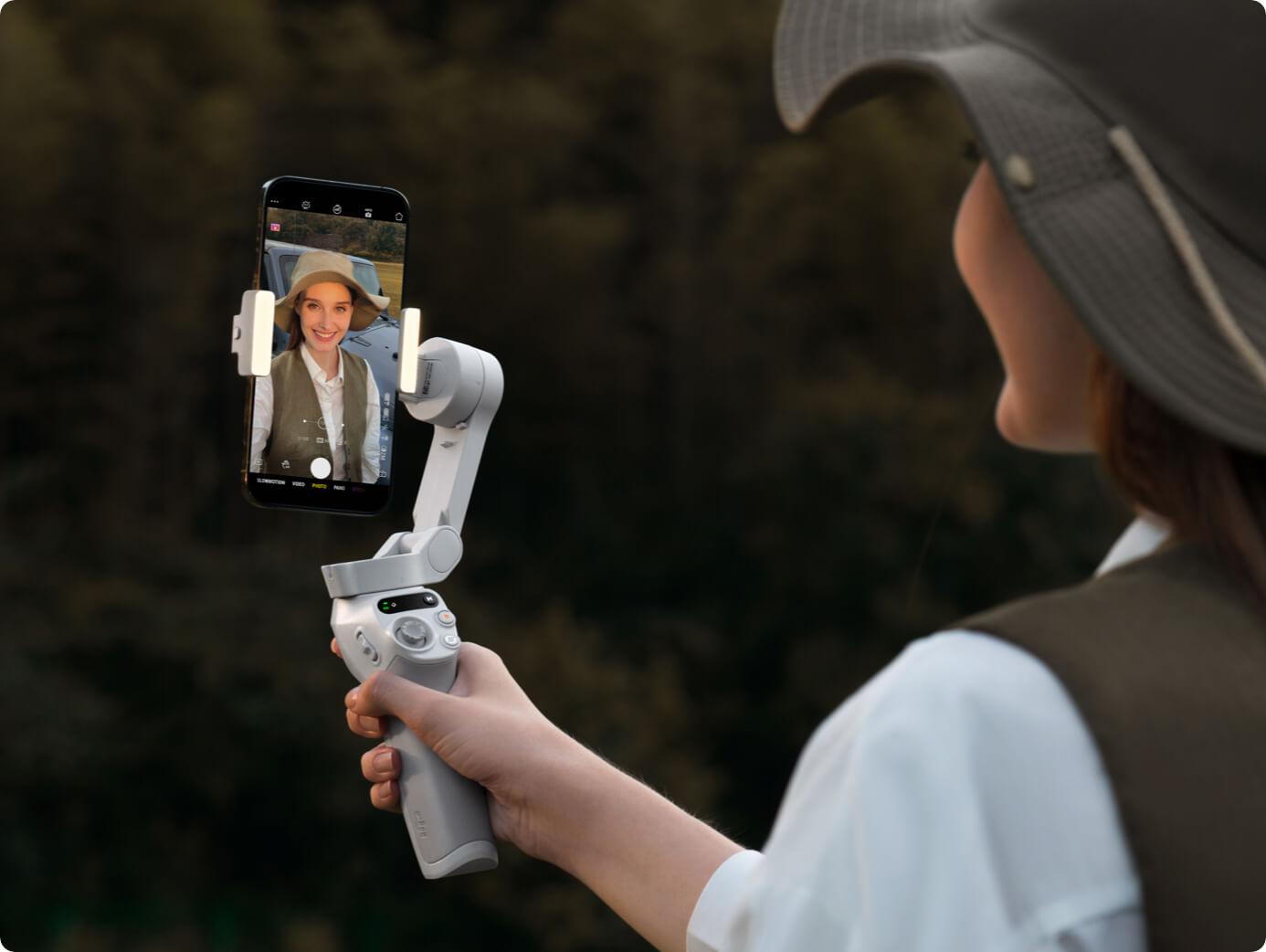 DJI Osmo Mobile SE – Smart Stabilizer for Smooth Mobile Videos