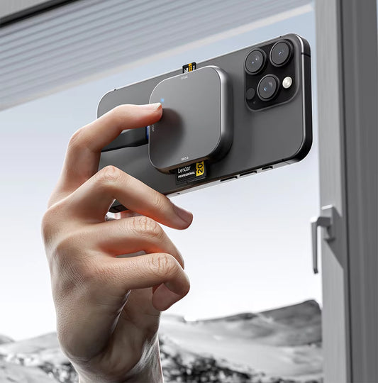 Magnetic SD & TF Card Reader for iPhone & Smartphones (10Gbps)