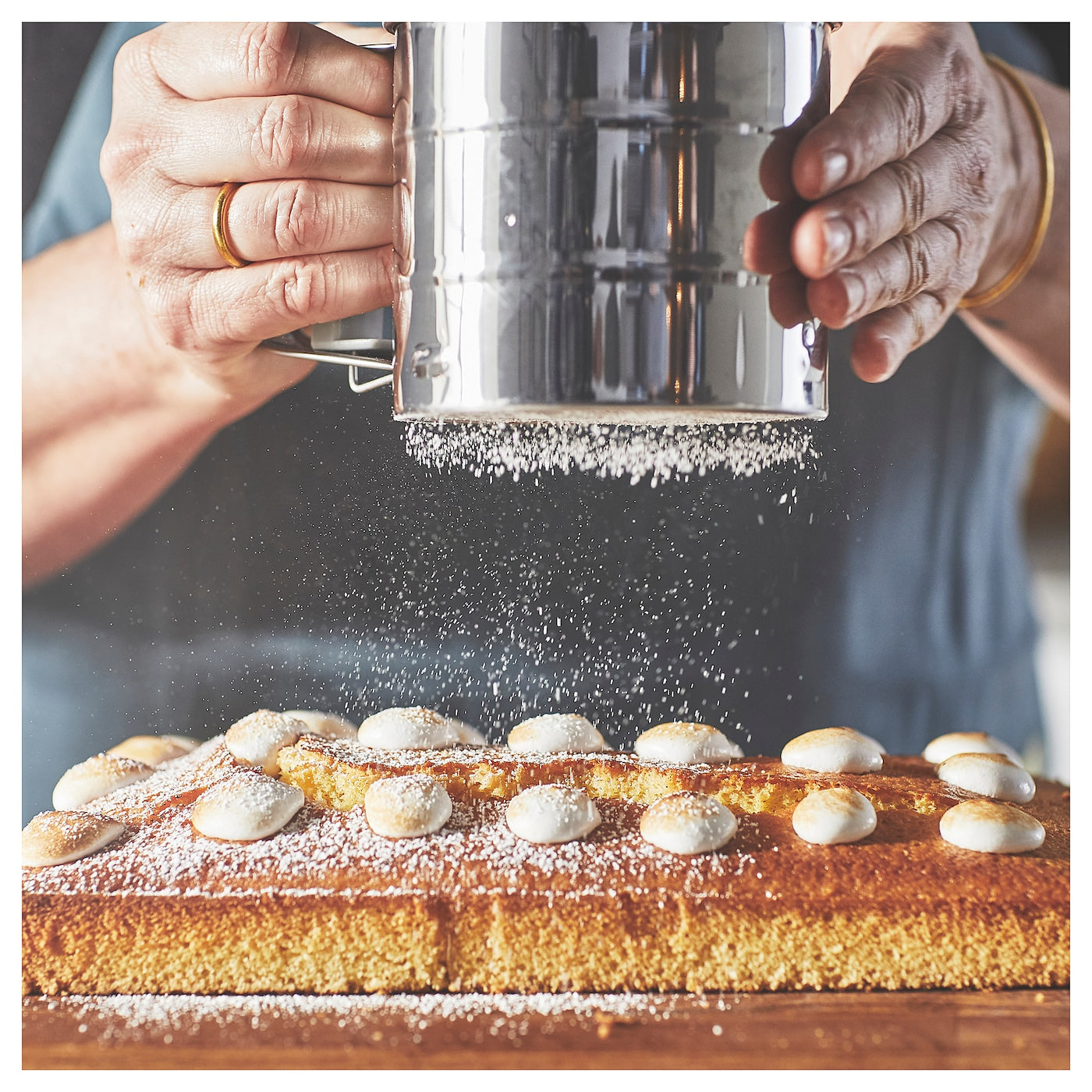 IKEA: IDEALISK Flour Sifter – Stainless Steel